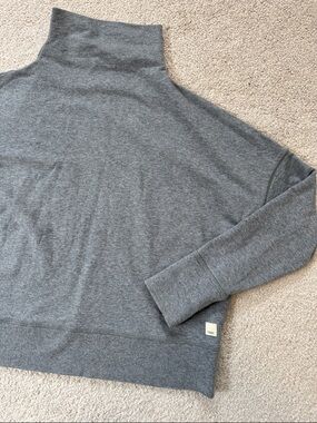 Vuori Cleo Mockneck Long Sleeve Heathered Grey SzXS